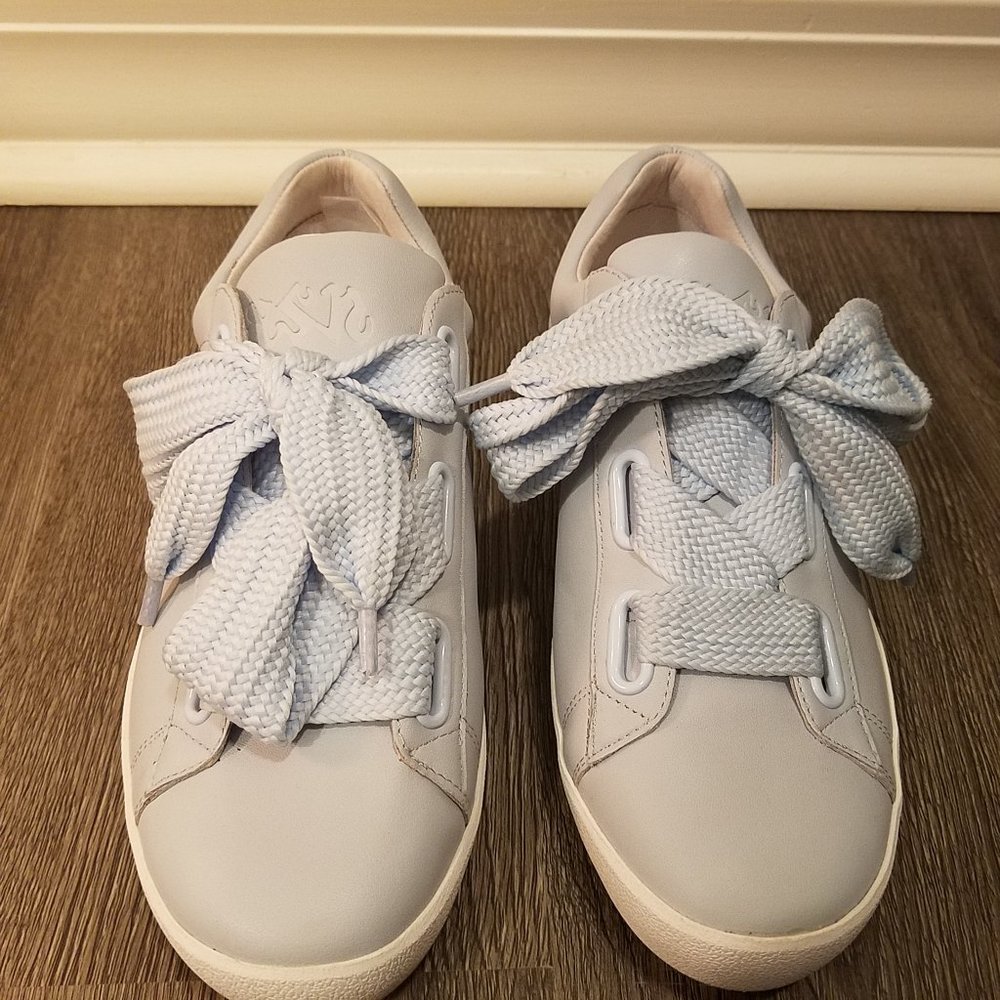New NBlue Leather Sneakers